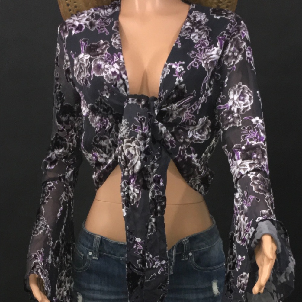 Black flower crop top